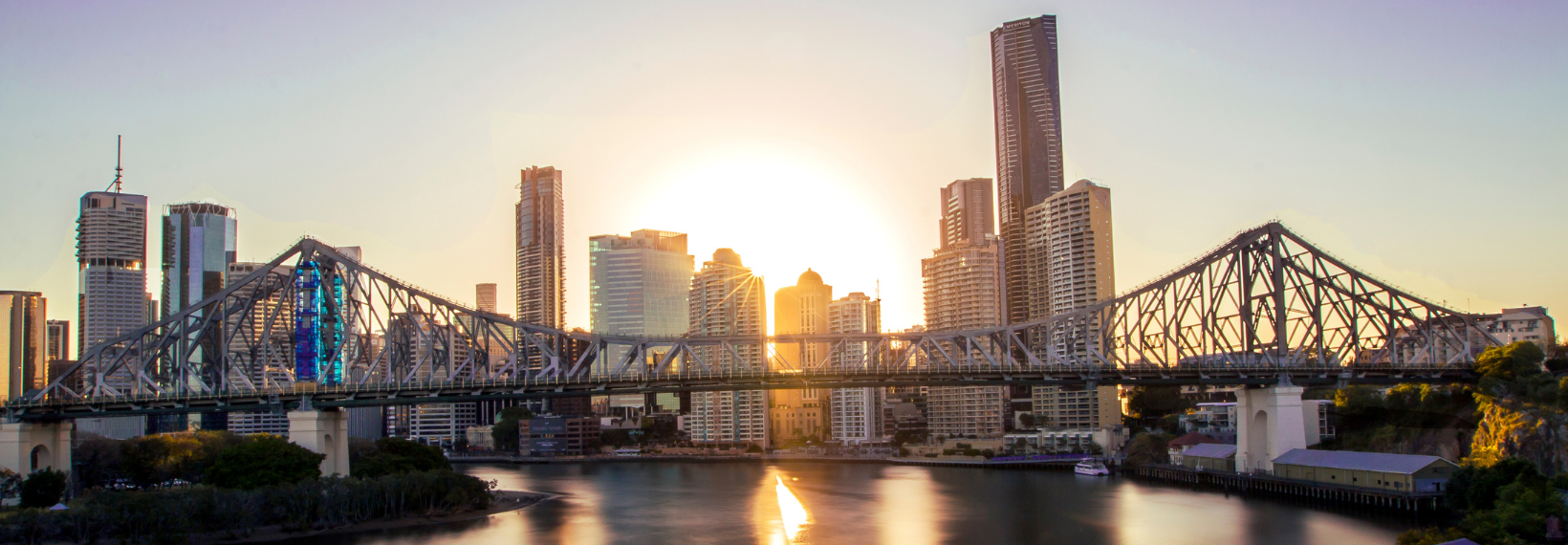 Brisbane daytime skyline, bridge